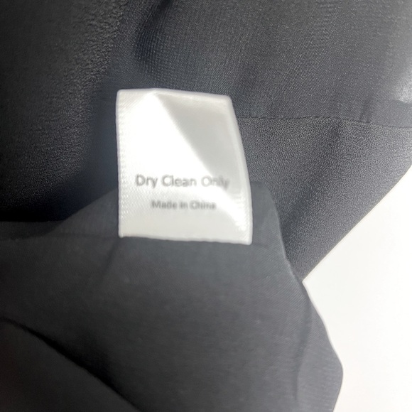 Aijek Black Minimalist Sheer Panel Sleeveless Hi-Lo Hem Knee Length Shift Dress - Picture 13 of 13